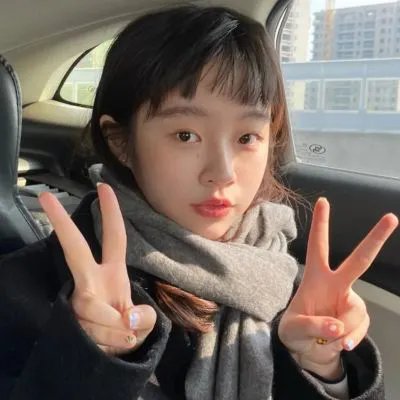 黑暗中的两个人